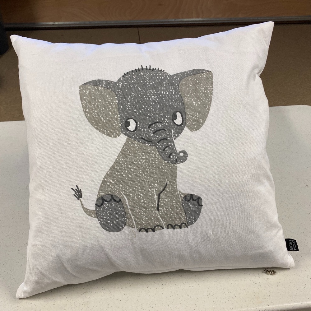 ADORABLE EIGHTMOOD "ELLIE" DECORATOR THROW/ACCENT PILLOW